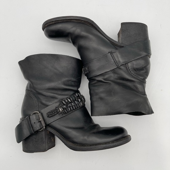 Vera Wang Boots - Picture 5 of 6